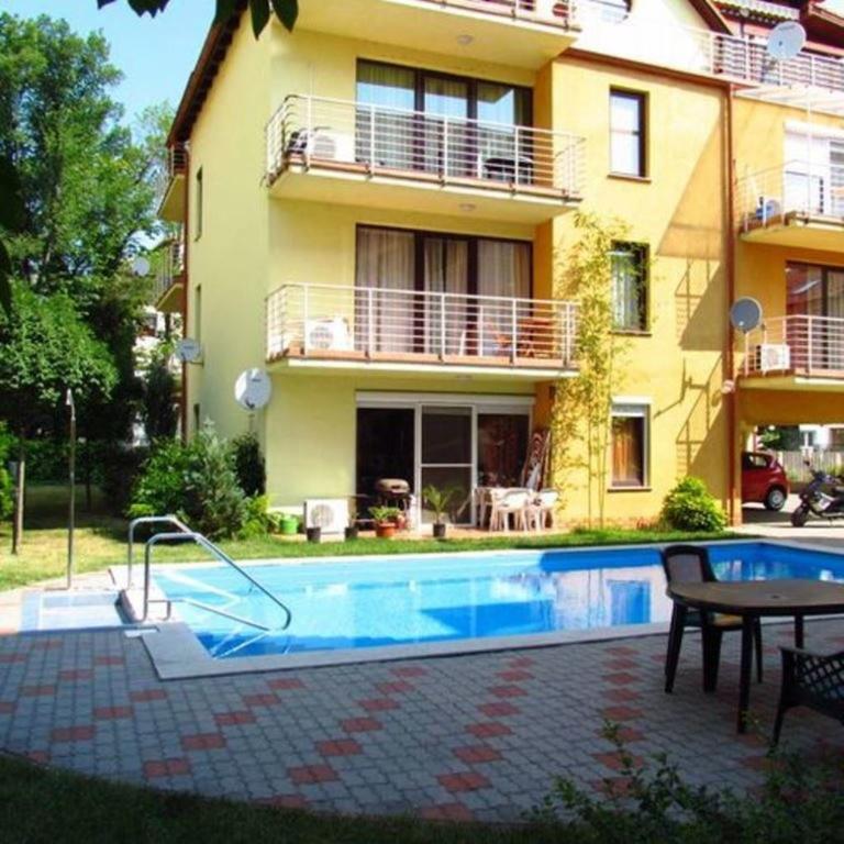 Siraly Apartman Siófok Zewnętrze zdjęcie